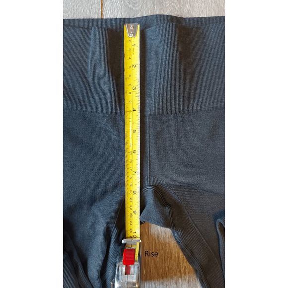 Lululemon Ebb To Street Pant Size 4 EUC - Picture 10 of 13